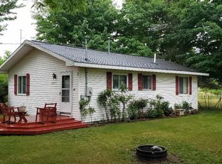 7951 Valley Rd NW, Rapid City, MI 49676