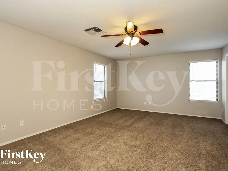 18039 N 89th Dr — Photo 8