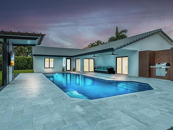 2nd image of 5143 Deerhurst Crescent Cir