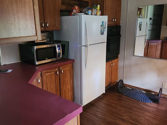 5th image of 283 SE Charmont Ln