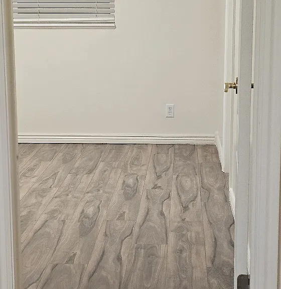 659 W 2325 N — Photo 16
