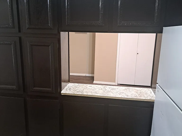 Peachtree Apartments — Photo 24