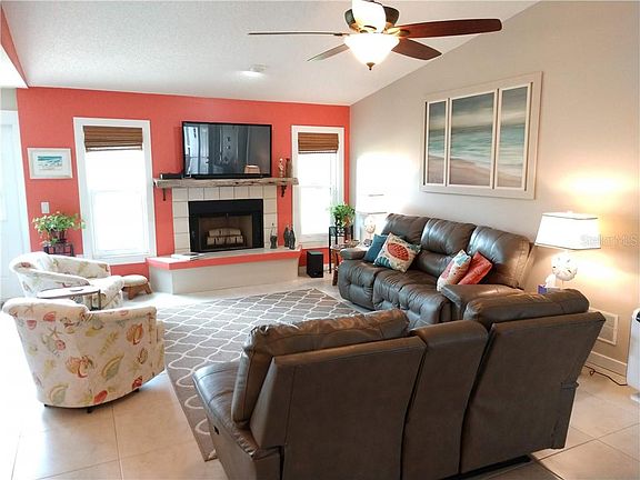 3rd image of 602 Bramblewood Ln #187