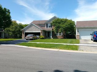 8 Kenilworth Ave, Romeoville, IL 60446