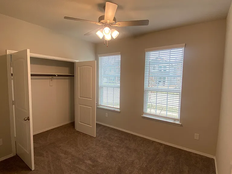 6033 Seguin Ct — Photo 6