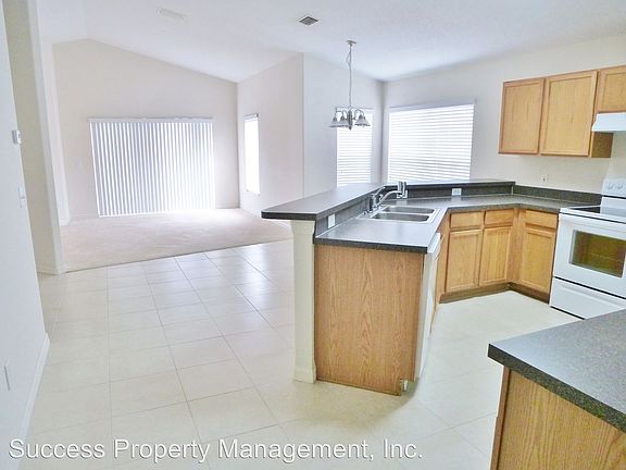 3rd image of 7521 Oxford Garden Cir