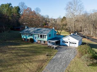 66 Center Rd, Douglassville, PA 19518