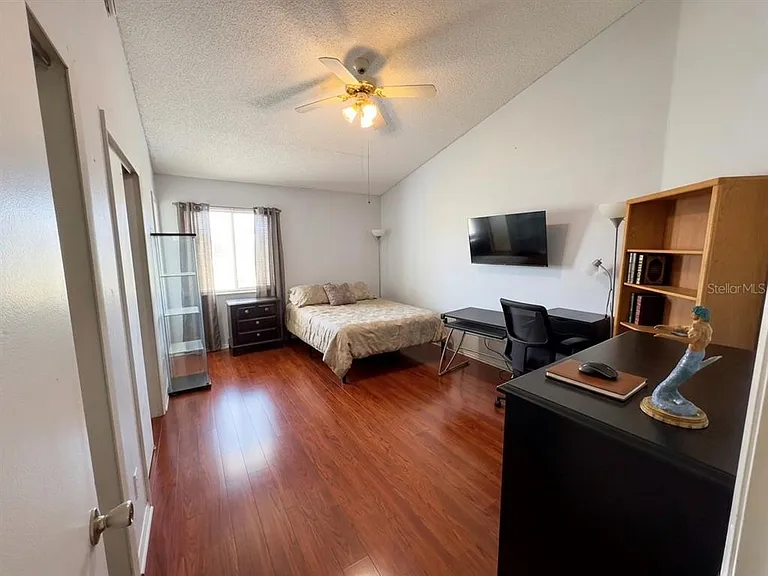 1015 Ocala Woods Ln — Photo 5