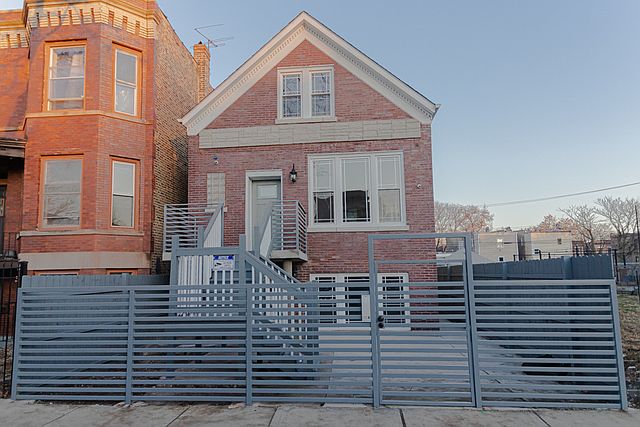 1st image of 1037 N Hamlin Ave