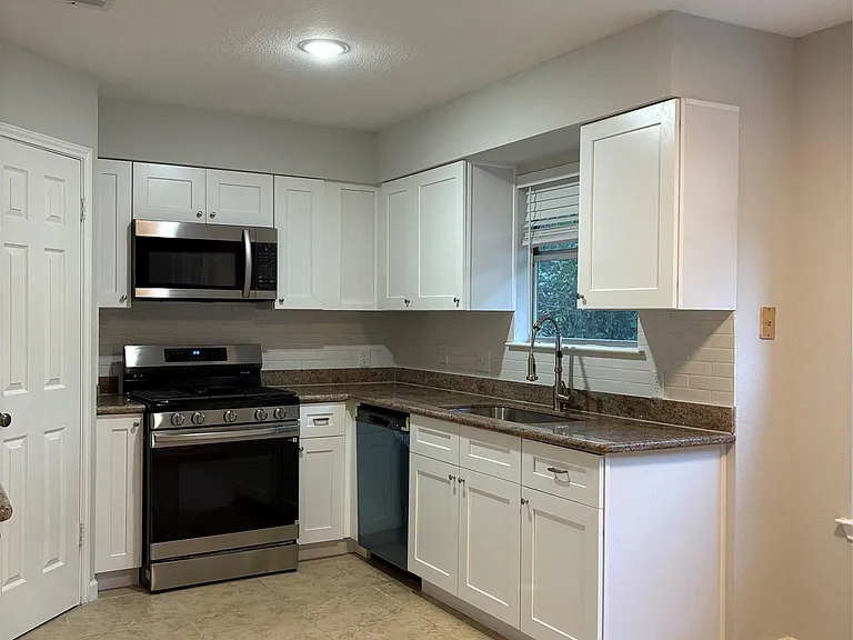 13305 Black Canyon Dr — Photo 8