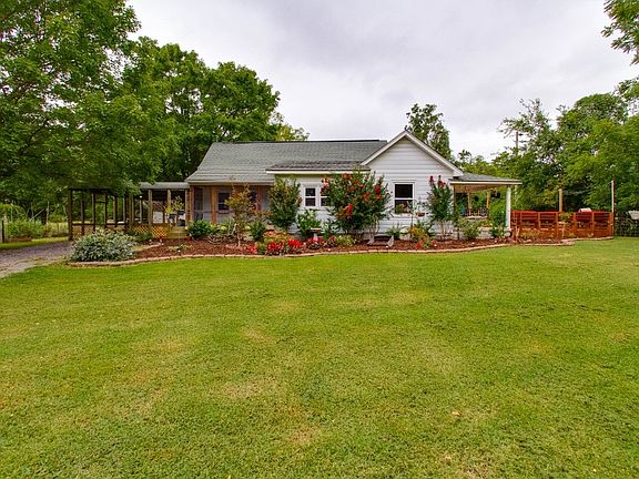 2nd image of 1716 E Pitts Ln