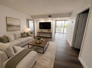 8635 NW 8th St APT 211, Miami, FL 33126