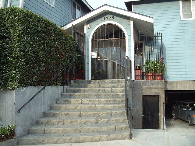 1st image of 11725 Lemay St Unit 14