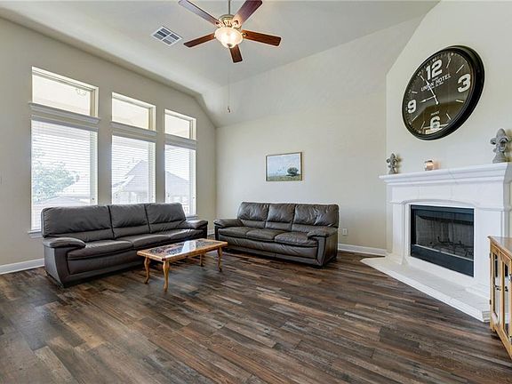 3rd image of 2617 Windy Vane Dr