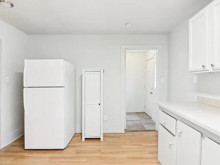 1906 Grainger St #1910 — Photo 1