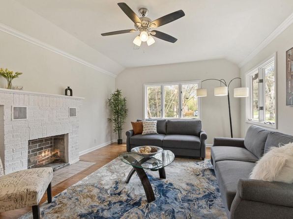 805 Manor DRIVE, Twin Lakes, WI 53181