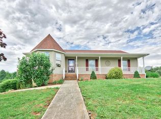 100 Huffman Dr, Pearisburg, VA 24134