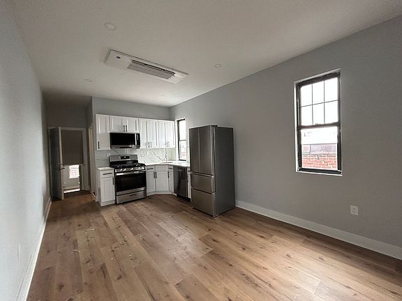 3rd image of 430 Dickinson St #3R