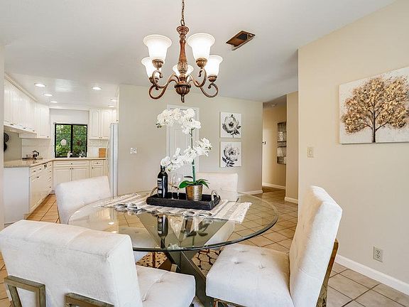 5th image of 944 Knollfield Way
