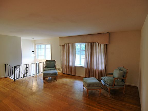 5th image of 370 Park St NE