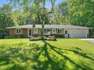 910 Country Club Rd, Green Bay, WI 54313