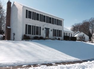 9007 Chestnut Ridge Rd, Fairfax Station, VA 22039