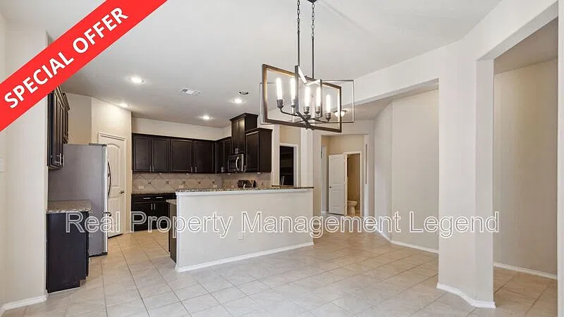 812 Gray Fox Dr