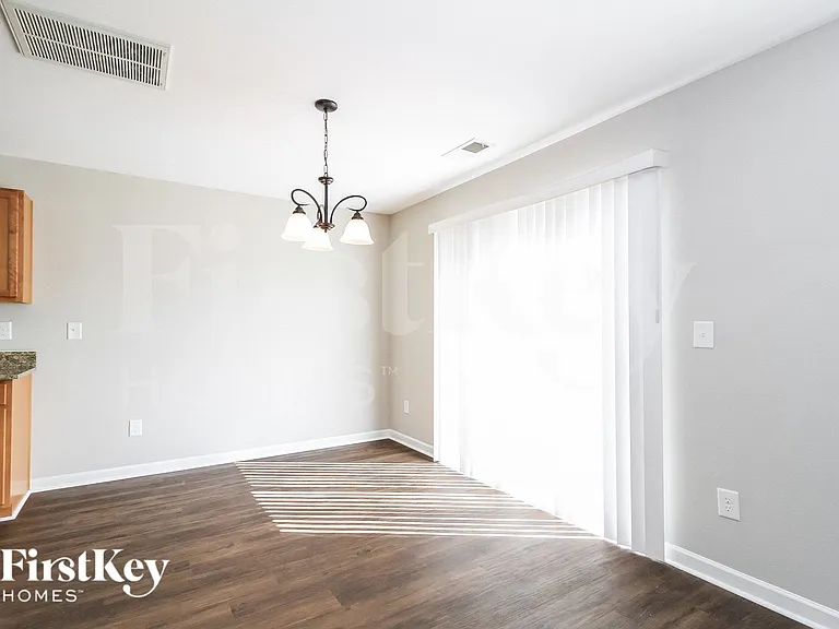 119 Habersham Ct — Photo 5