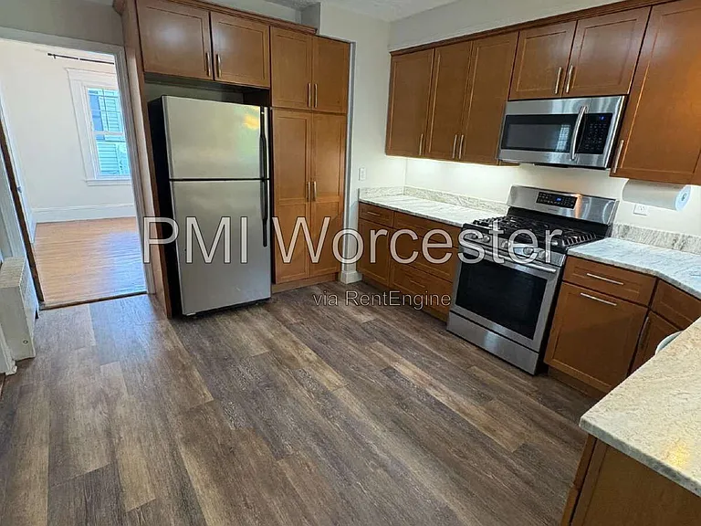 465 Chandler St — Photo 16