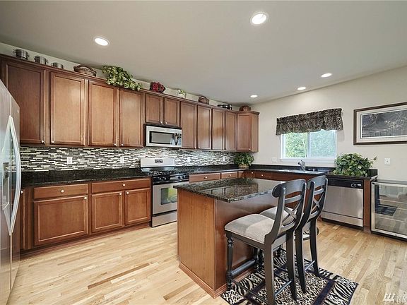 3rd image of 8533 79th Ave NE