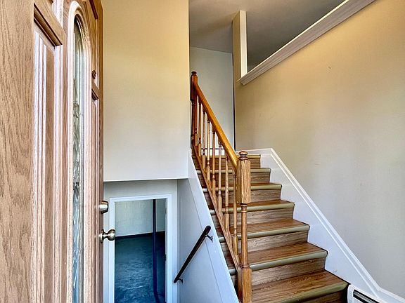 4th image of 1022 E Kingman Ave