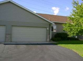 1525 Dublin Ct, Shakopee, MN 55379