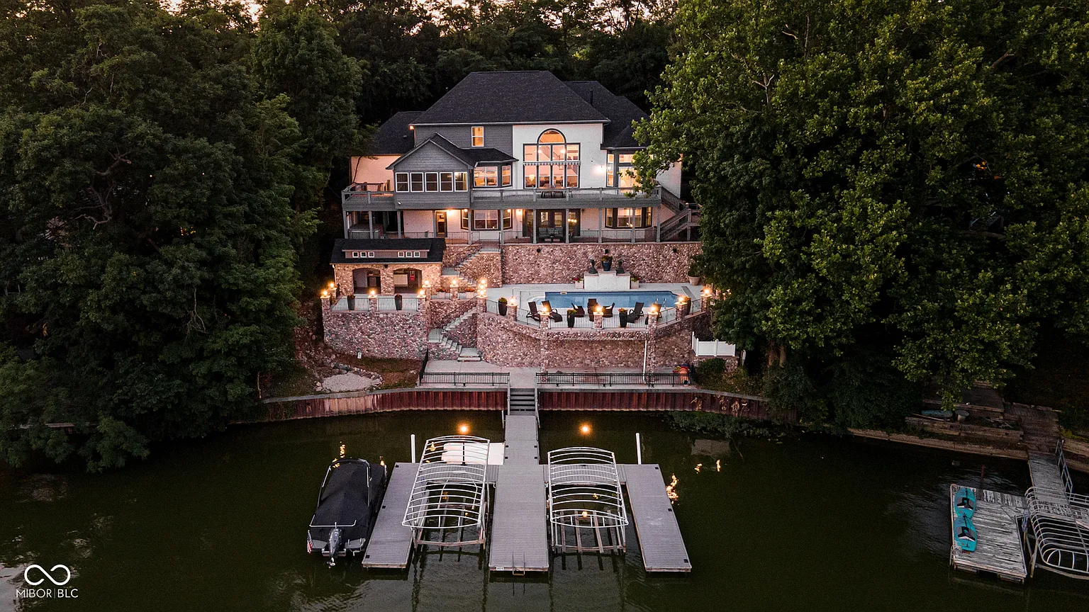 219 Surrey Hl photo 1