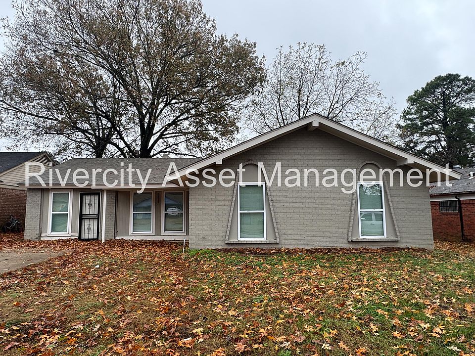 1st image of 3219 Holly Berry Dr