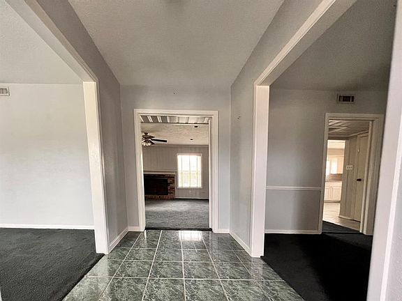 3rd image of 3550 Durwood Dr