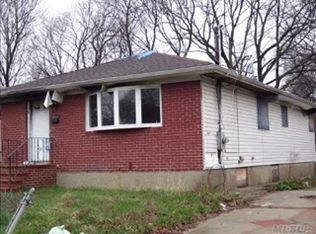 59 Madison Ave, Roosevelt, NY 11575