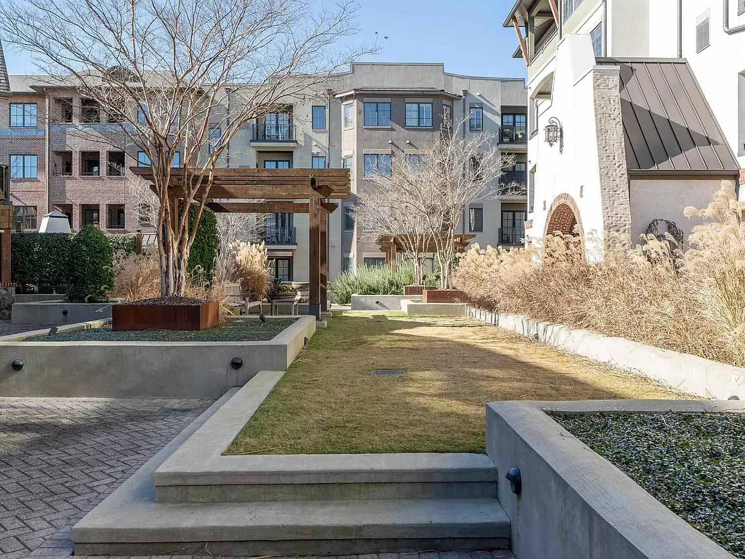 2 bed, 1658 sqft, $3,200 — Photo 2