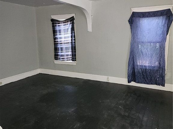 4th image of 3423 E 71st St
