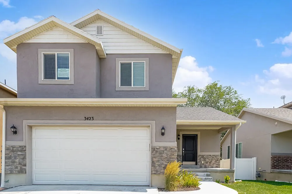 3 bed, 2.5 bath, 1579 sqft, $2,495 — Photo 1