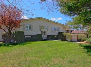 422 Scarborough Rd, Valparaiso, IN 46385