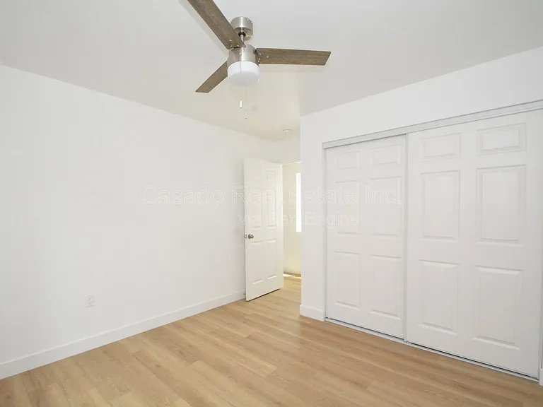 134 E Market St — Photo 7