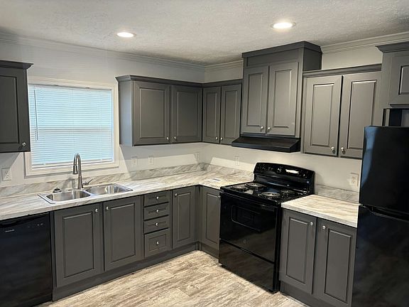 3rd image of 10201 W Beaver St #84