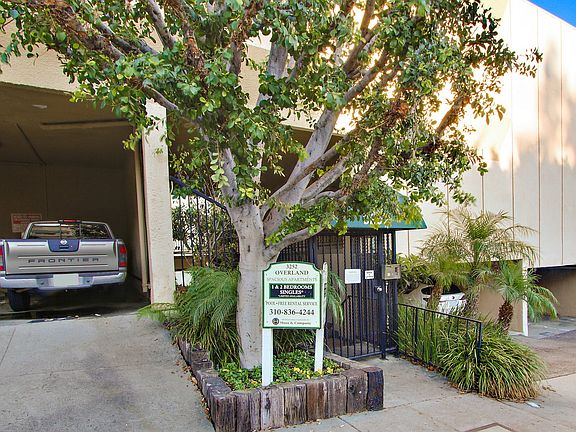 4th image of 3252 Overland Ave APT 19