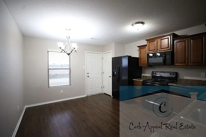 3883 Saddlecrest Dr — Photo 4