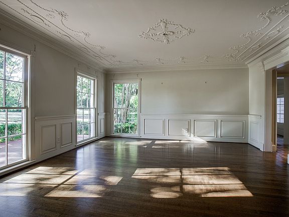 3rd image of 5231 Shadywood Ln