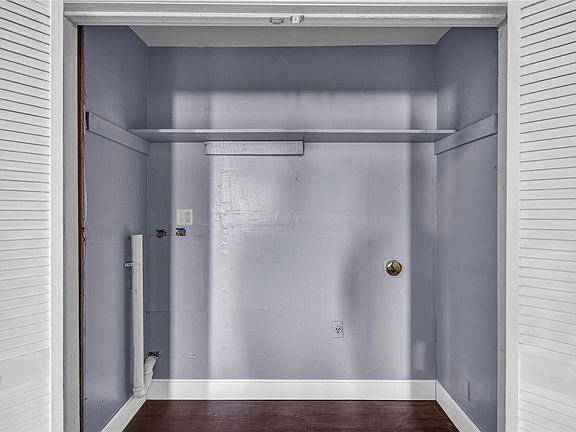 5th image of 109 N Rockisland St