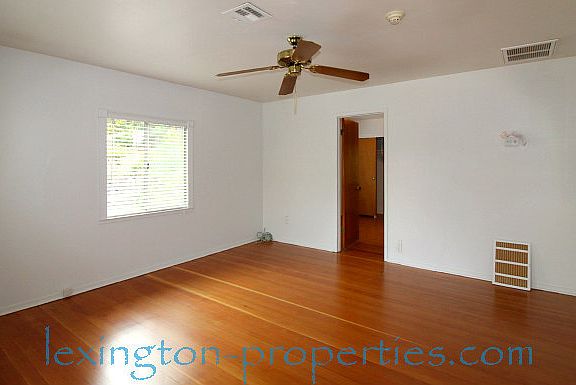 4th image of 4025 Bridge St Ste B