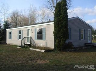 20822 Cinder Rd, Interlochen, MI 49643