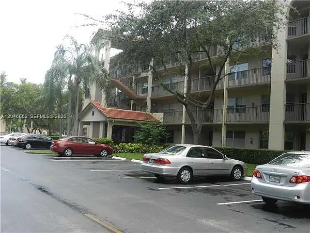 Century Village — Photo 1