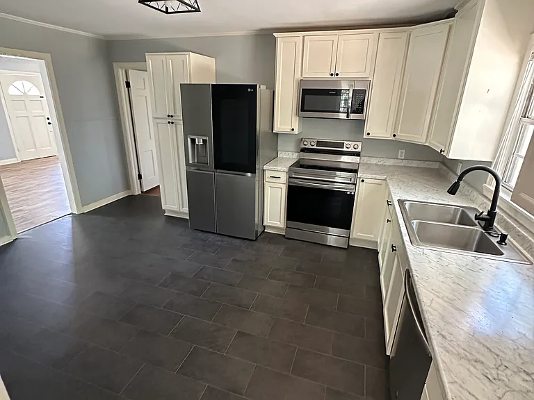 2809 Broadway Blvd — Photo 6